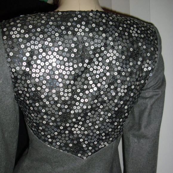 Bergdorf Goodman,Fifth Ave.,NY,,gray blazer,sequins,covered buttonspadded,UNIQUE - Picture 5 of 5